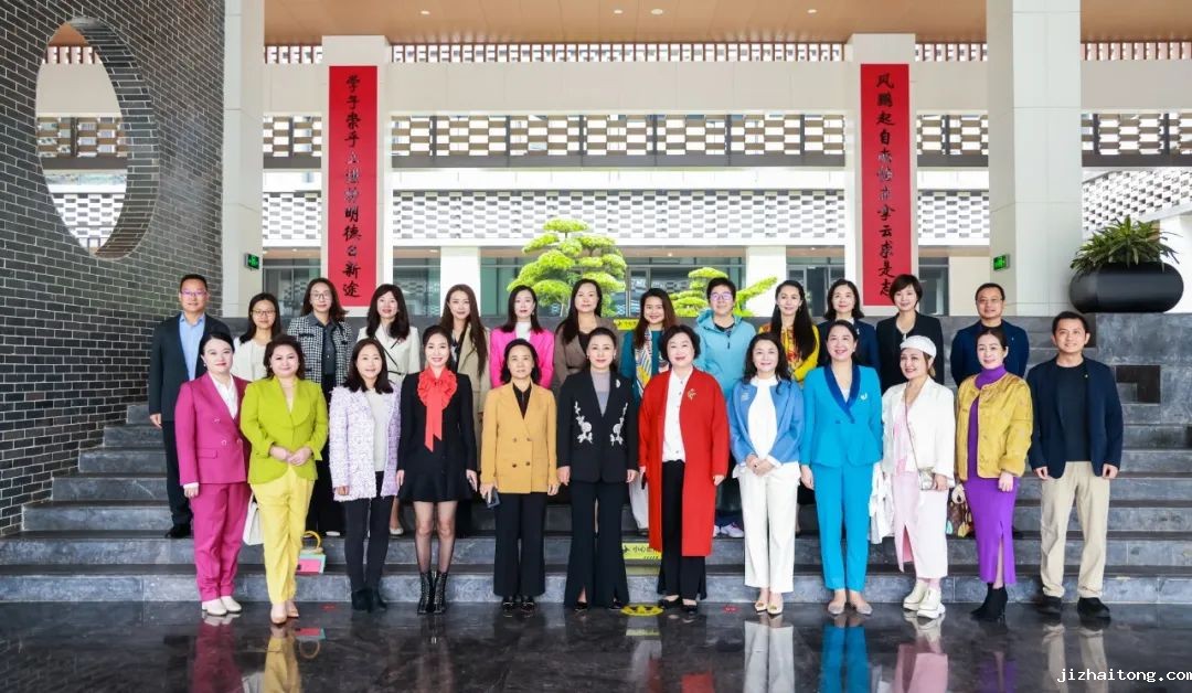 学术之美-深商木棉遇见南科大姜虹