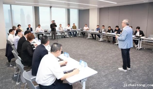 苍穹之上，25位深商大咖聊了什么？