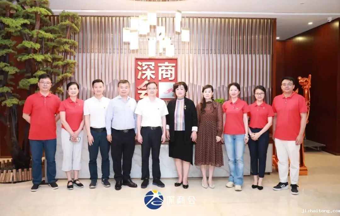 市社管局局长李文海一行莅临米兰足球篮球比赛视频调研展示点工作